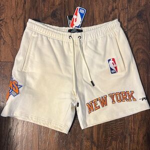 Pro Standard x New York Knicks
Eggshell Color Shorts
BNWT
Size Large